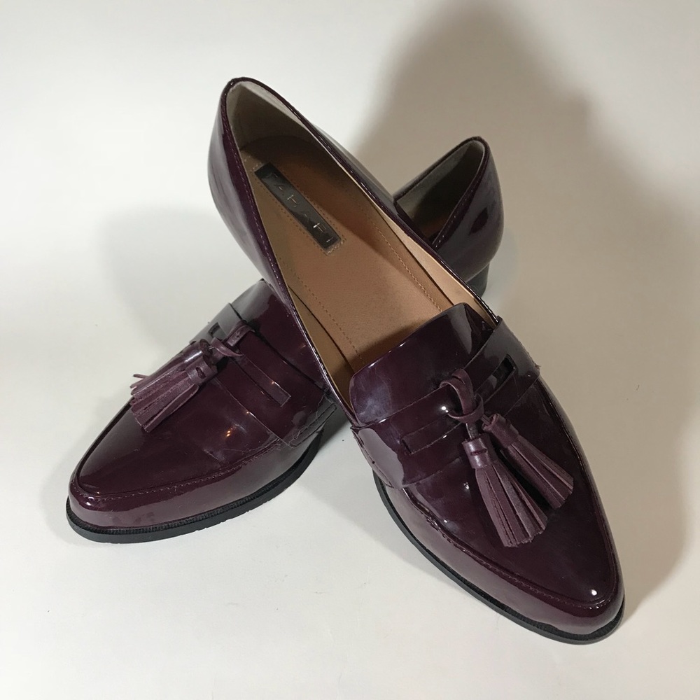 TAHARI Plum Loafers with Tassels
